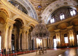 Ambassador's Hall (Süfera Salonu) with two bearskin rugs